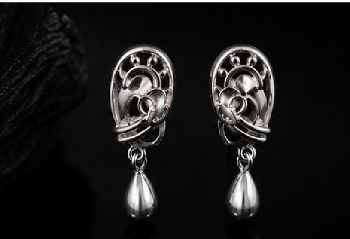GRACE PEARL DROP SILVER EARINGS
